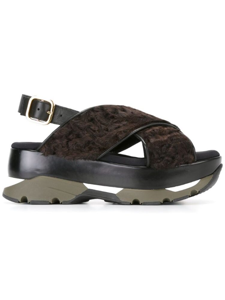 Marni Plateau-Sandalen mit Pelzbesatz sneakers (bruin)