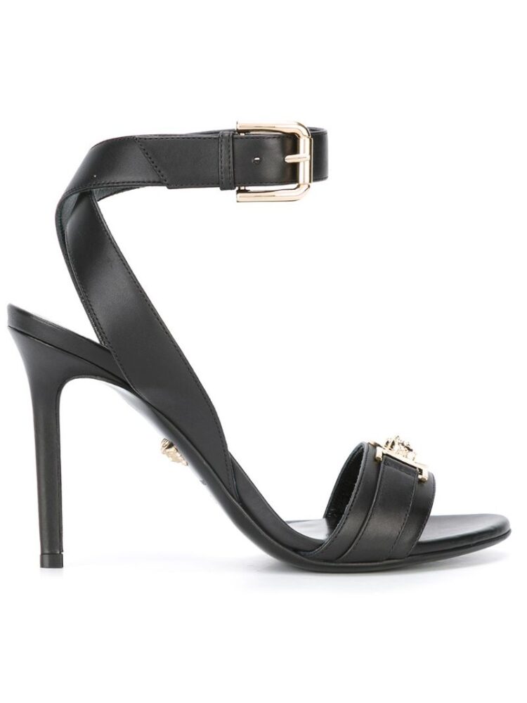 Versace Stilettosandalen mit Medu sneakers (zwart)