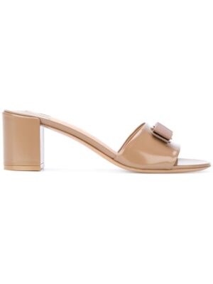 lvatore Ferragamo low heel Vara bow sandal sneakers (overige kleuren)