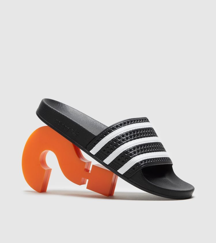 adidas Originals Adilette Slides (zwart)